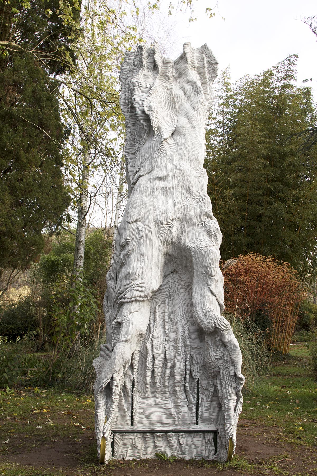 Paysage mental, calèche, plâtre, 390x118x125 cm, 2025, Hugo Bel, artsite, sulpture, installation