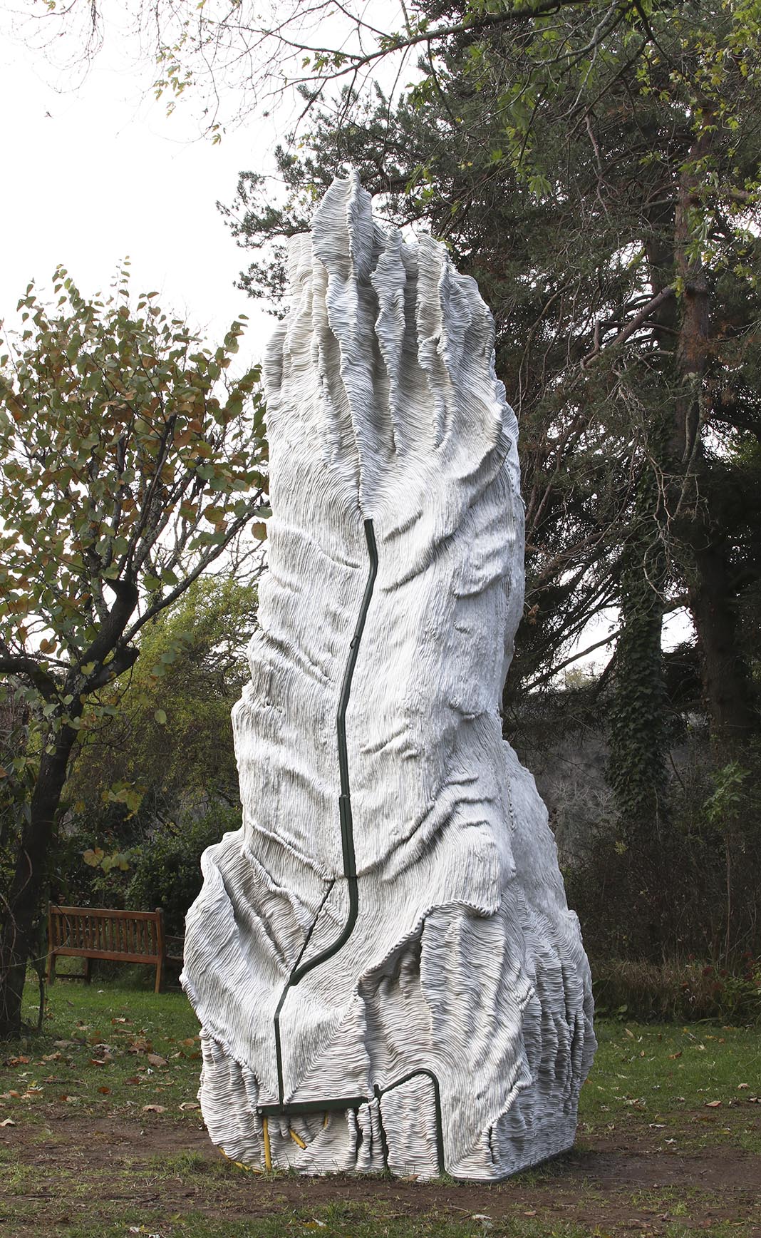 Paysage mental, calèche, plâtre, 390x118x125 cm, 2025, Hugo Bel, artsite, sulpture, installation